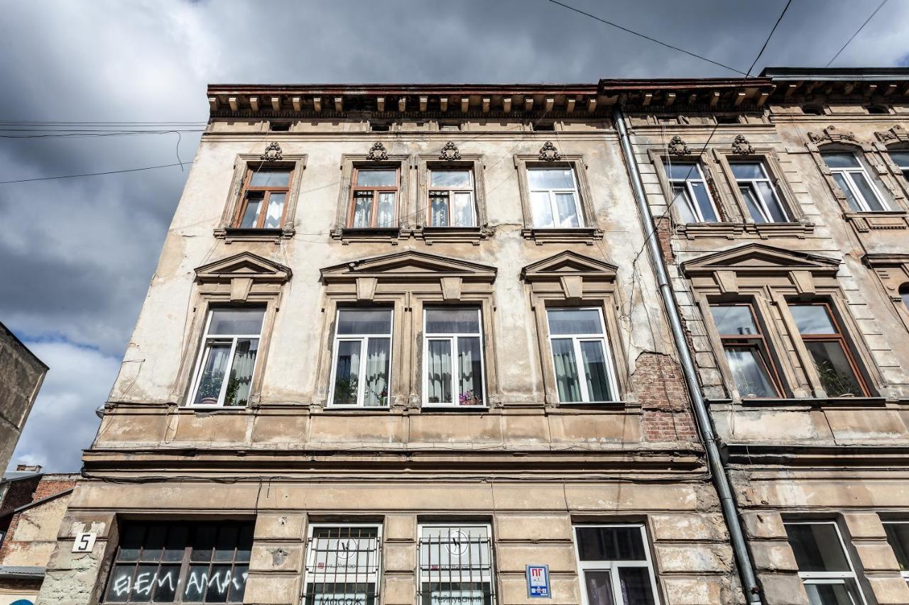 Romantic Apartments-Near Opera House 5/8 Lviv Exterior foto