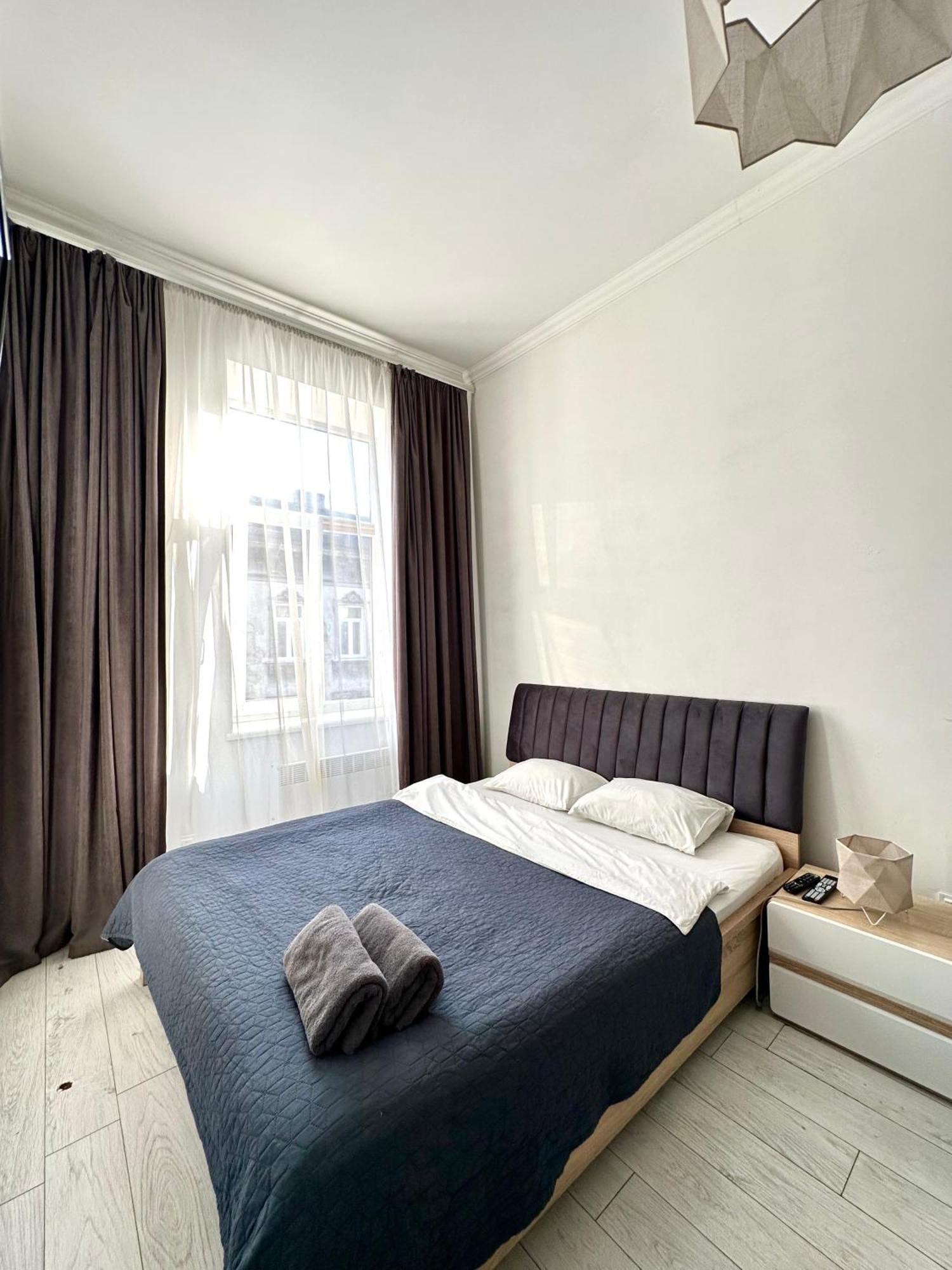 Romantic Apartments-Near Opera House 5/8 Lviv Exterior foto